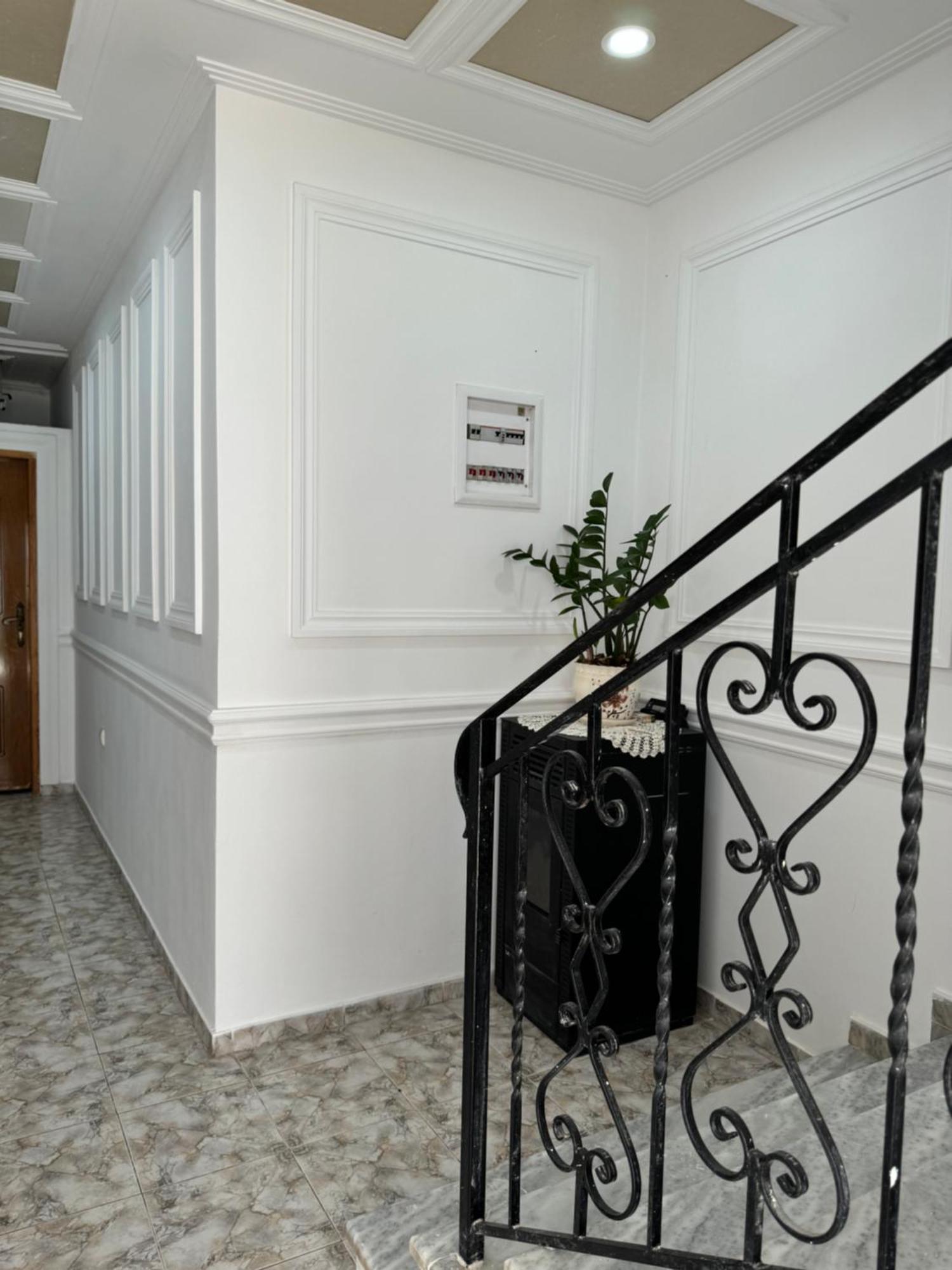 Vila Onhezmi Sarandë エクステリア 写真