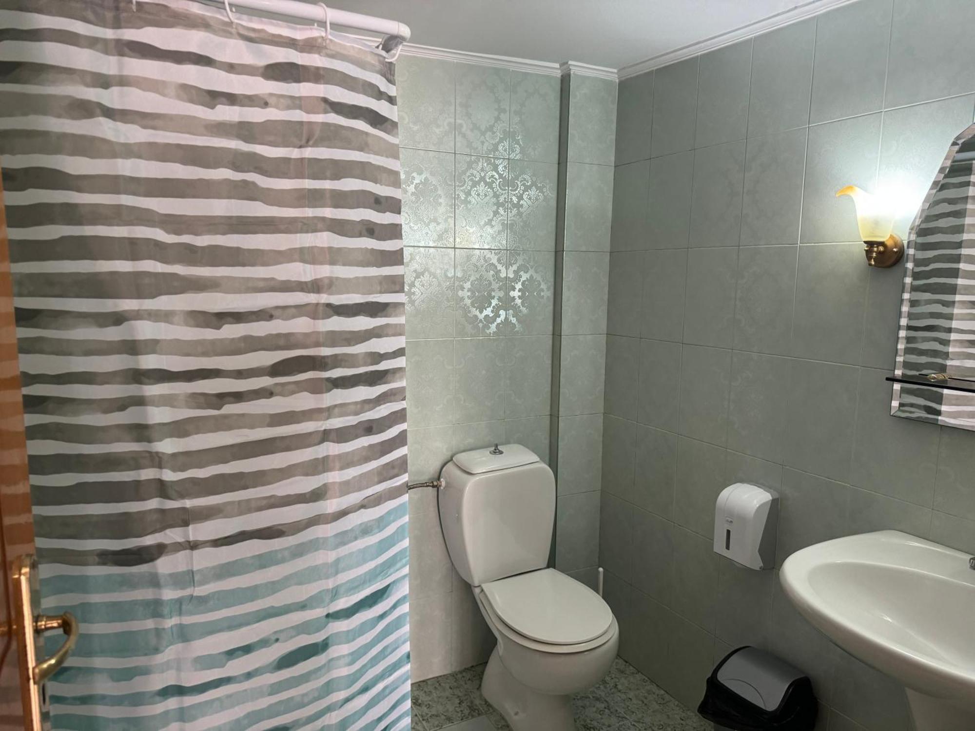 Vila Onhezmi Sarandë エクステリア 写真